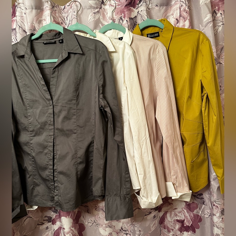 Bundle Deal on 4 Women Dress Shirts New York & Co Size XL